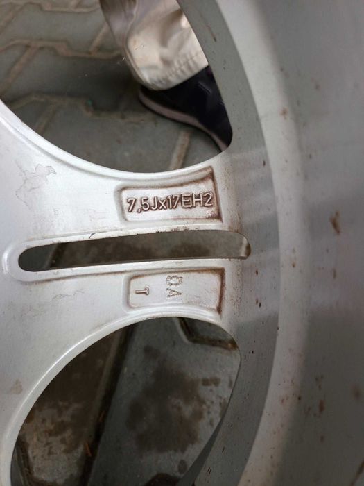 Oryginalny komplet kół BMW M pakiet 17 cali 5x120 o dwóch szerokościac