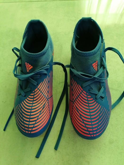 Adidas Predator - korki piłkarskie r33