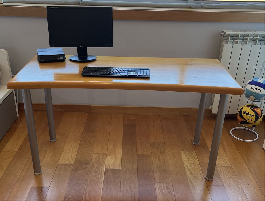 Secretária escolar/Mesa moderna / Secretária de quarto 140x64x73altura