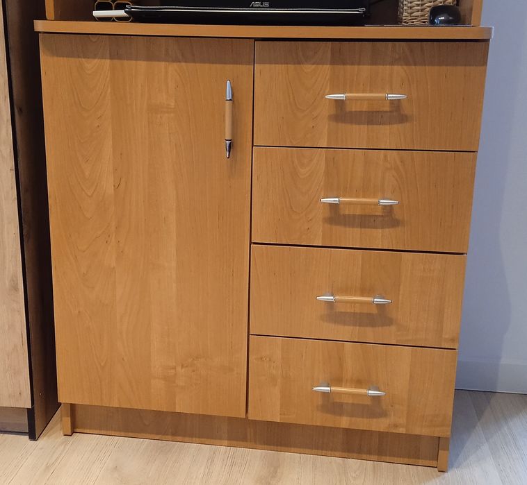 Szafka w kolorze olcha