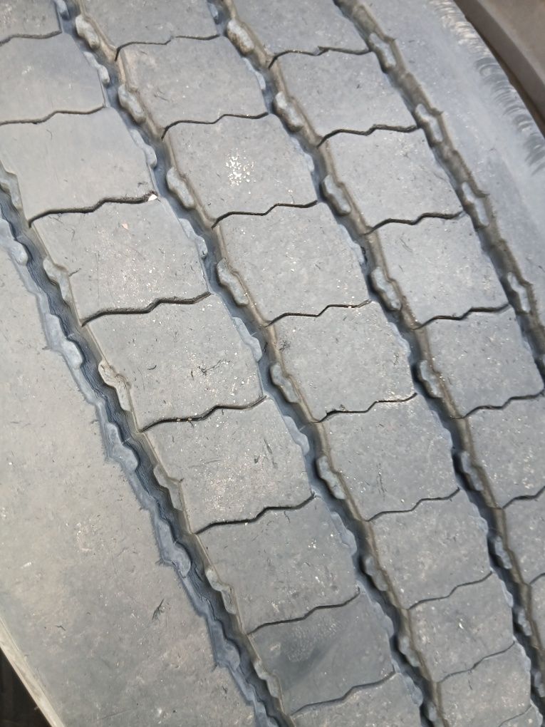 Грузові шини бу 315/70/22.5