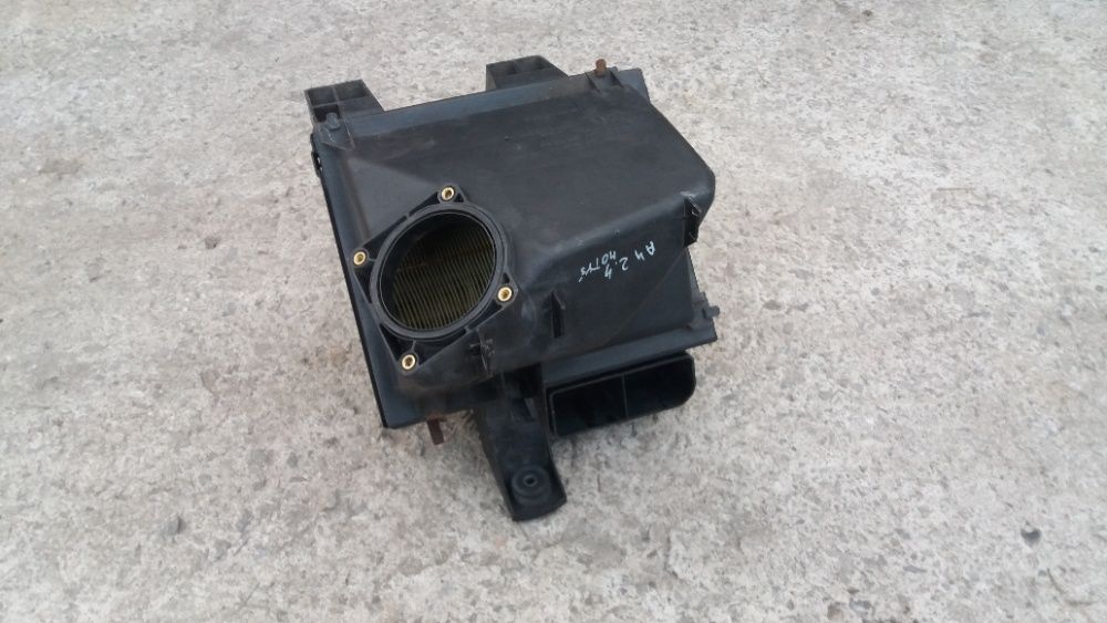 Audi a4b5 2.4B,obudowa filtra powietrza