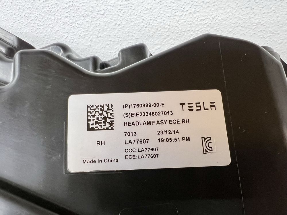 Lampy przód/przednie Tesla 3 III Highland LIFT Full Led prawa/lewa.