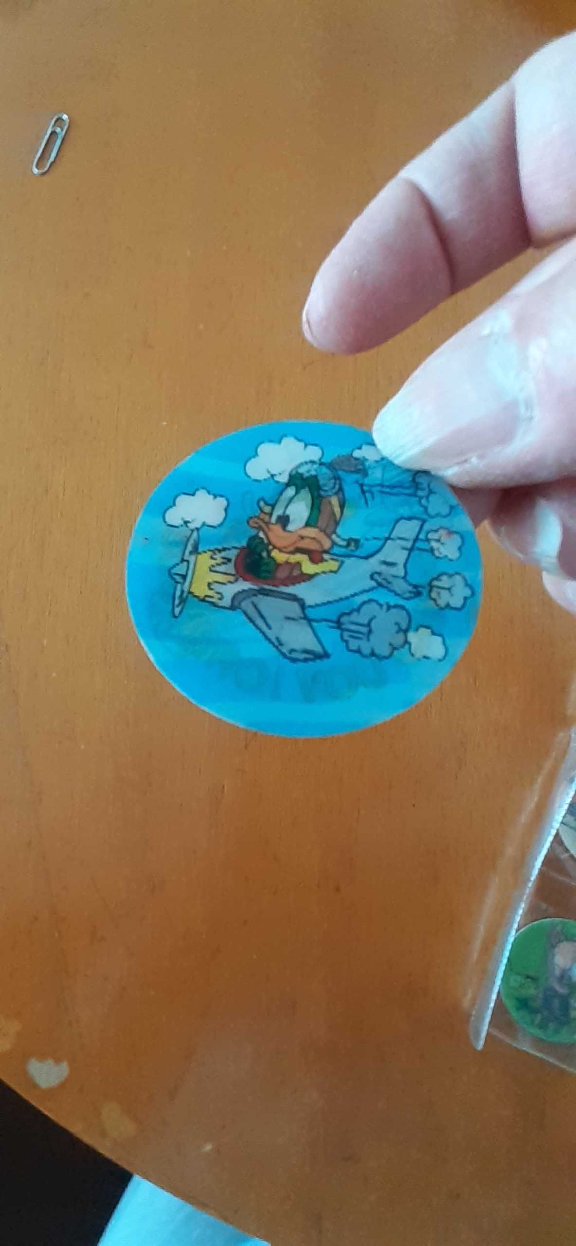Tazos de diferentes temas