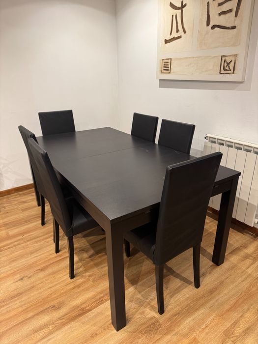 Mesa de jantar extensível e 6 Cadeiras