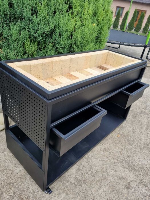 Мангал. Мангал на колесах. Мангал з поличкою