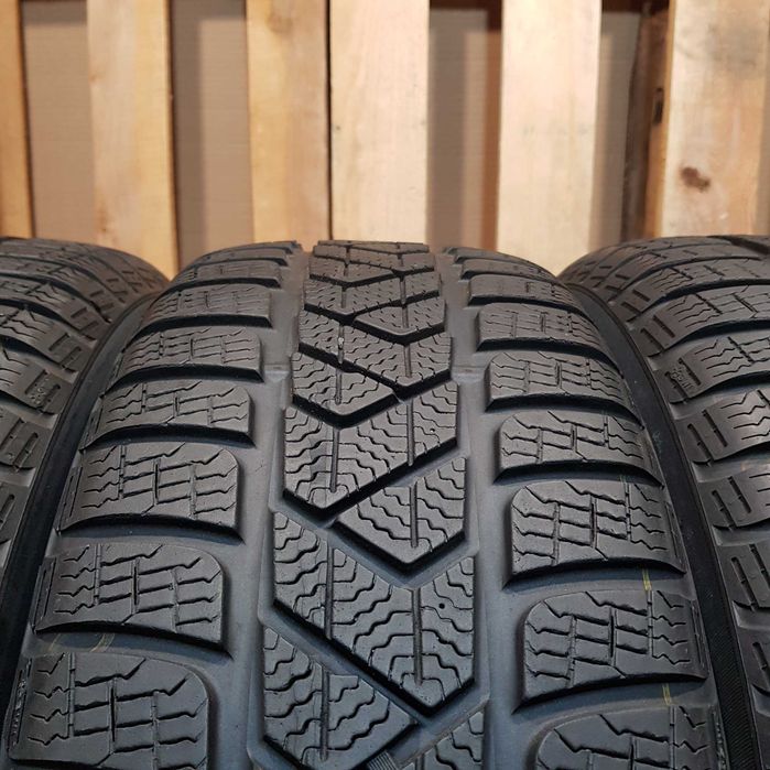 Pirelli Sottozero 3 215/60/16 7-6.5мм Шини Зимові 4шт з Європи б/в Р16