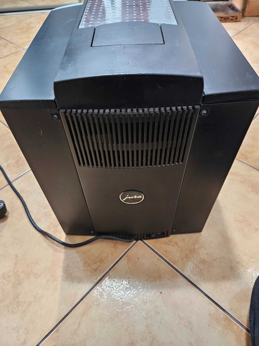 Okazja. Sprzedam ekspres ciśnieniowy JURA IMPRESSA E85