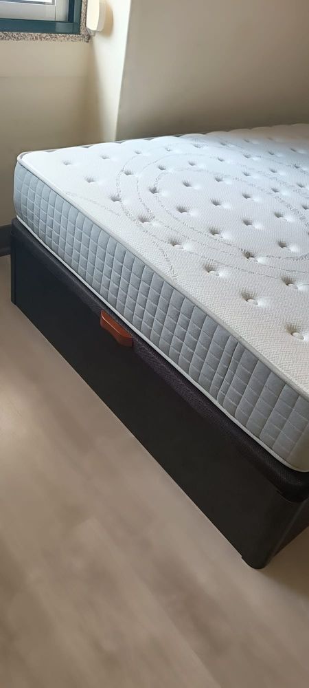 Cama de Casal Jom