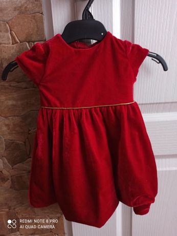 Piękna welurowa czerwona sukienka