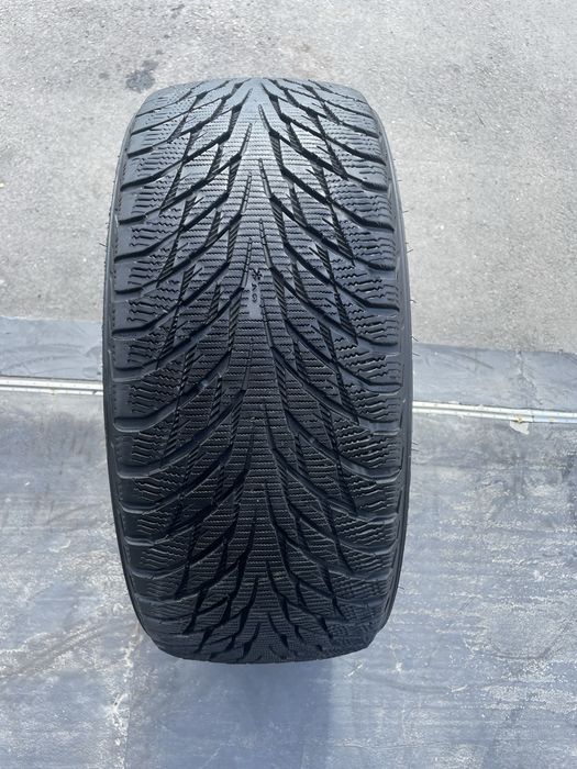 225/45/18 nokian hakkapeliitta r2