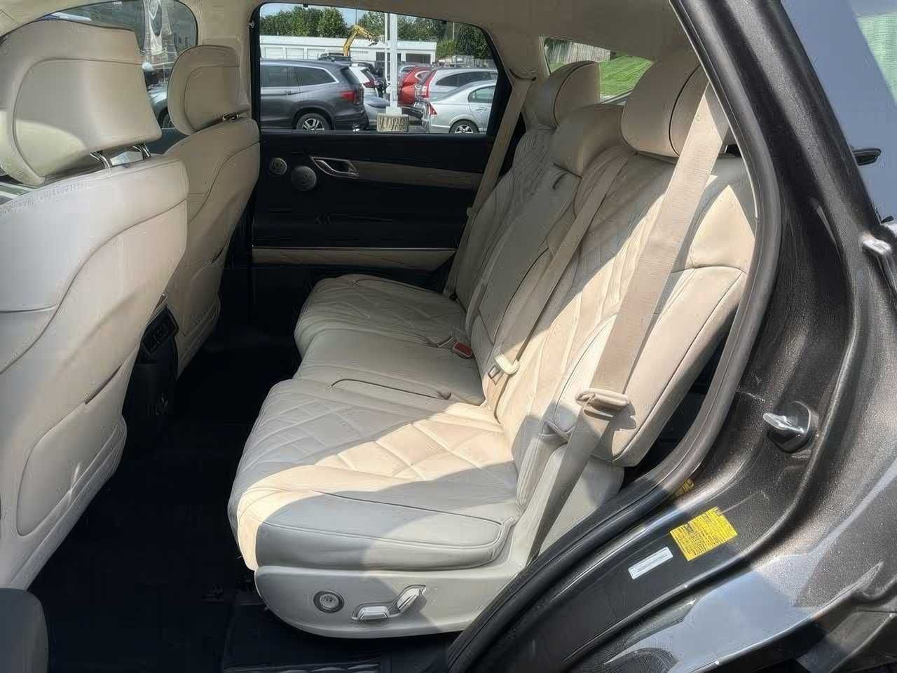 Genesis	GV80		 	2025
