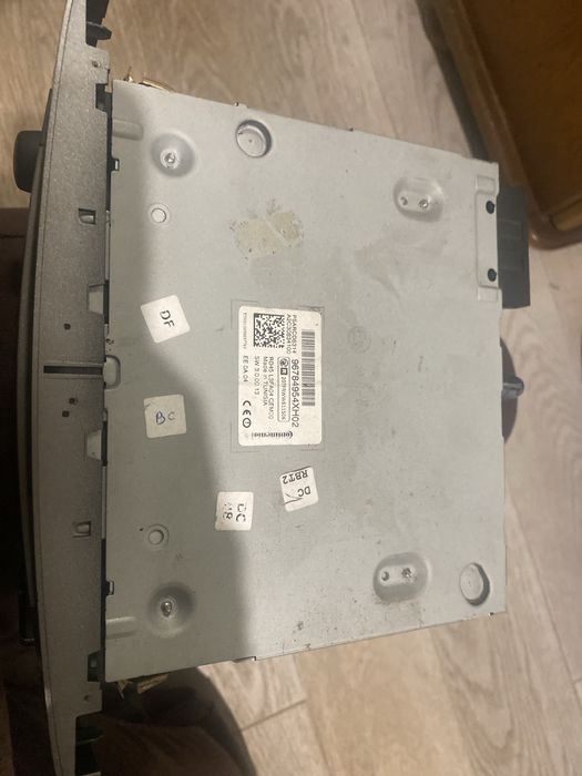 Radio i wyswietlacz peugeot 308