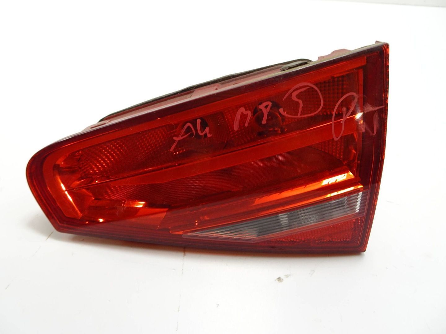 Lampa w klapę PRAWA Audi A4 B8 LIFT SEDAN