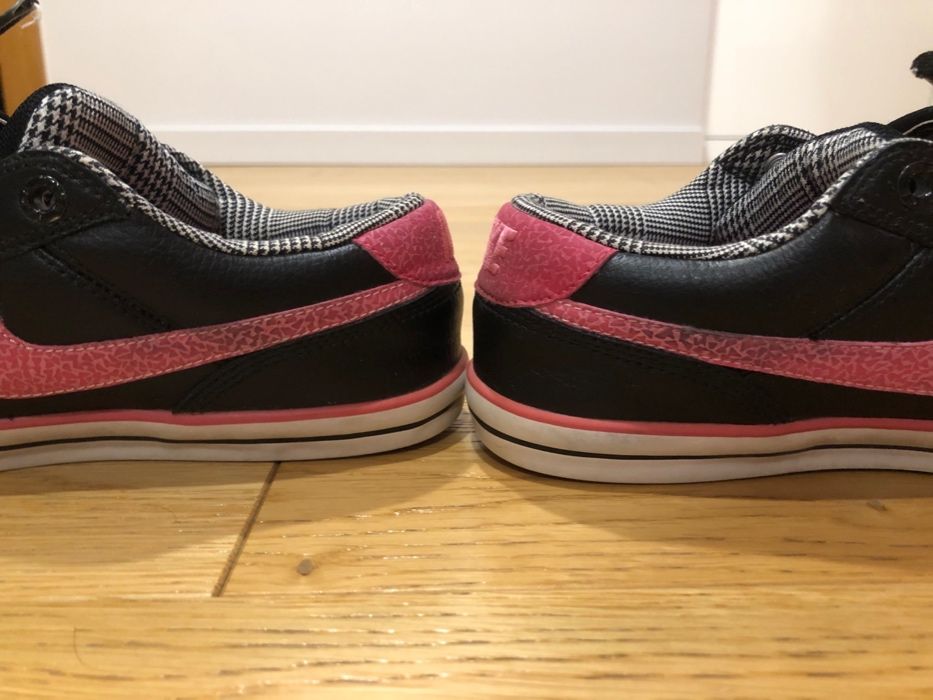 Czarne (różowe) skórzane buty sportowe przed kostkę, NIKE, 38 (24cm)