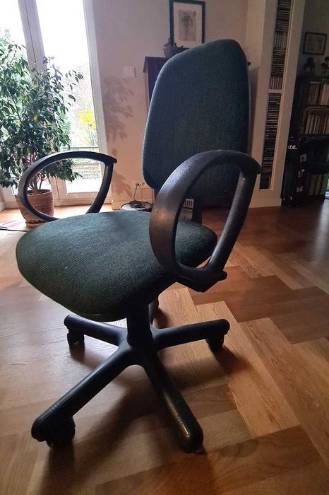 Oddam za darmo, Fotel do biurka bdb stan  Stary Mokotów W-wa