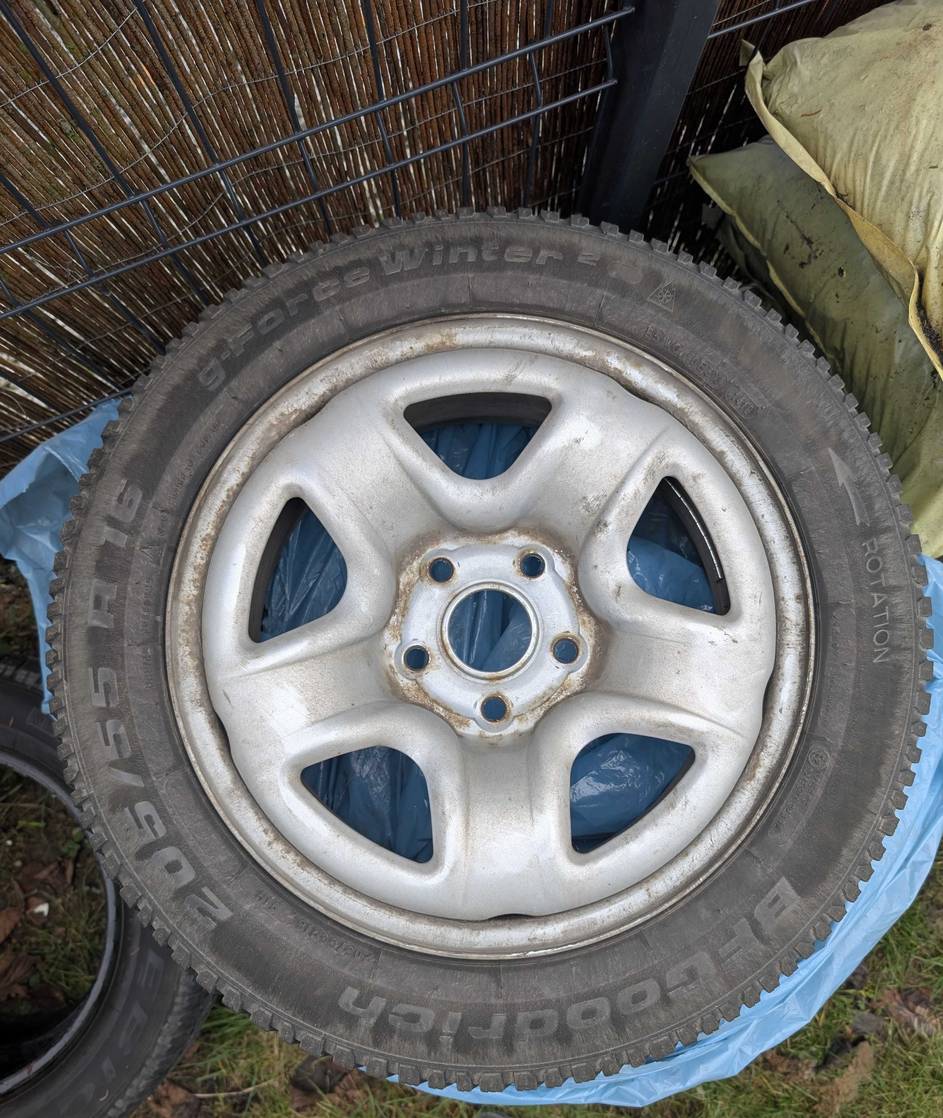 Opony zimowe BFGoodrich 205/55/16 (6mm) i felgi strukturalne