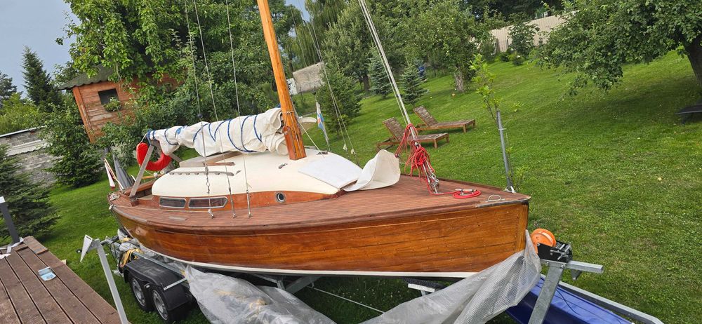 Jacht drewniany klasyk żaglówka