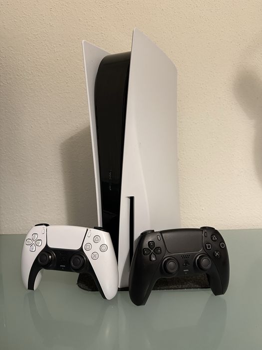 Playstation 5 [CD] + 2 comandos