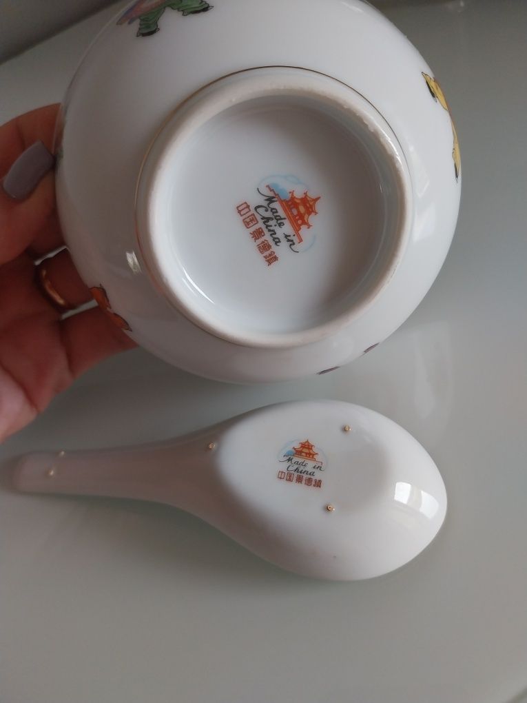 Taça porcelana Chinesa com colher, como novo