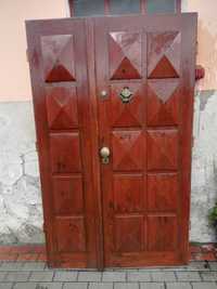 Drzwi drewniane zewnętrzne dwuskrzydłowe (lite drewno)