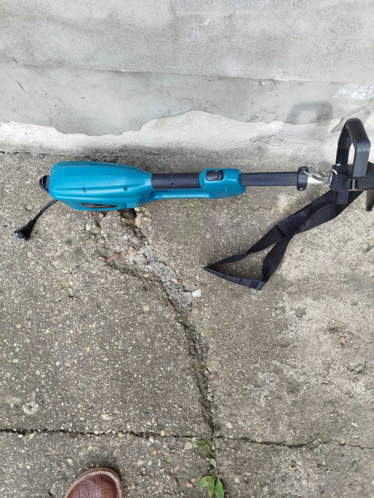 Podkaszarka MAKITA UR3501