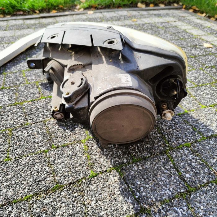 Lampa przednia VW Passat (B6), lewa, prawa