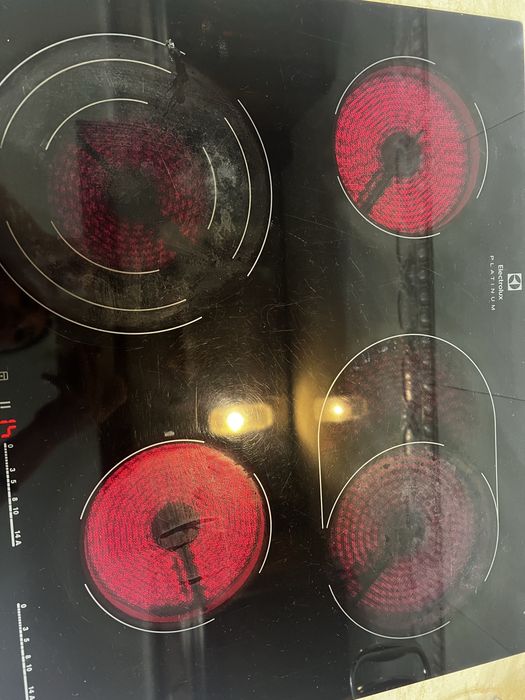 Electrolux плита ,варильна поверхность