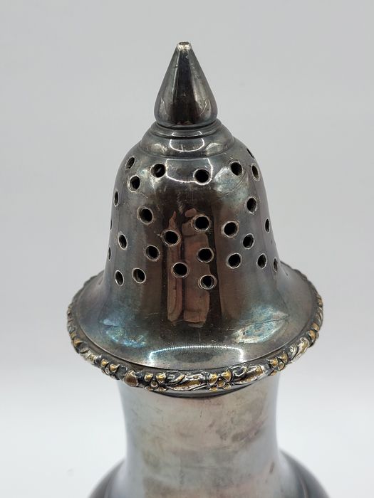 Posrebrzana cukiernica. Puderniczka