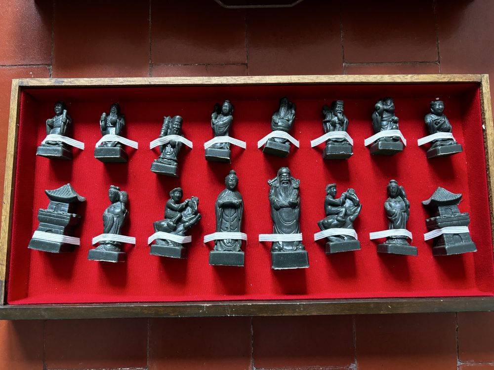 Tabuleiro de xadrez japonês em madeira