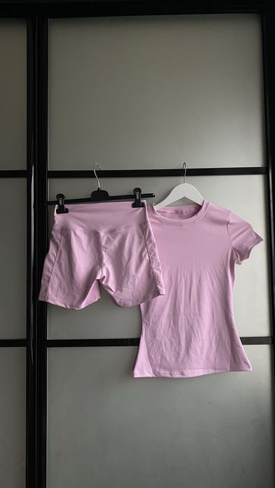 Спортивний комплект з шортамт