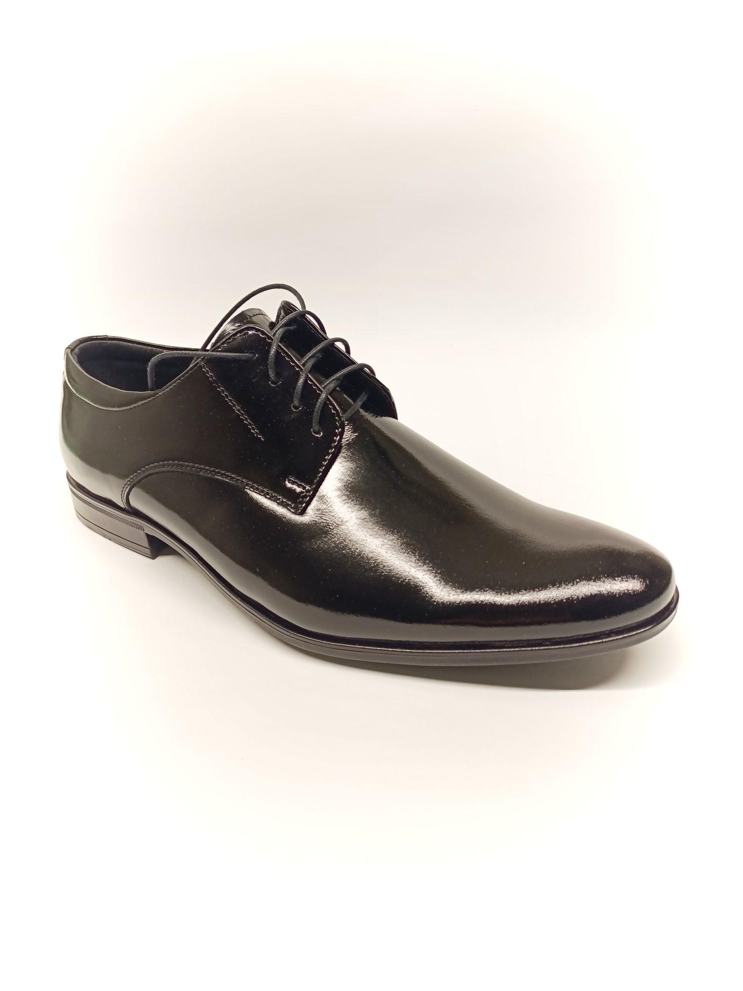 Buty Męskie Półbuty czarne eleganckie skóra naturalna lakierowana r 40