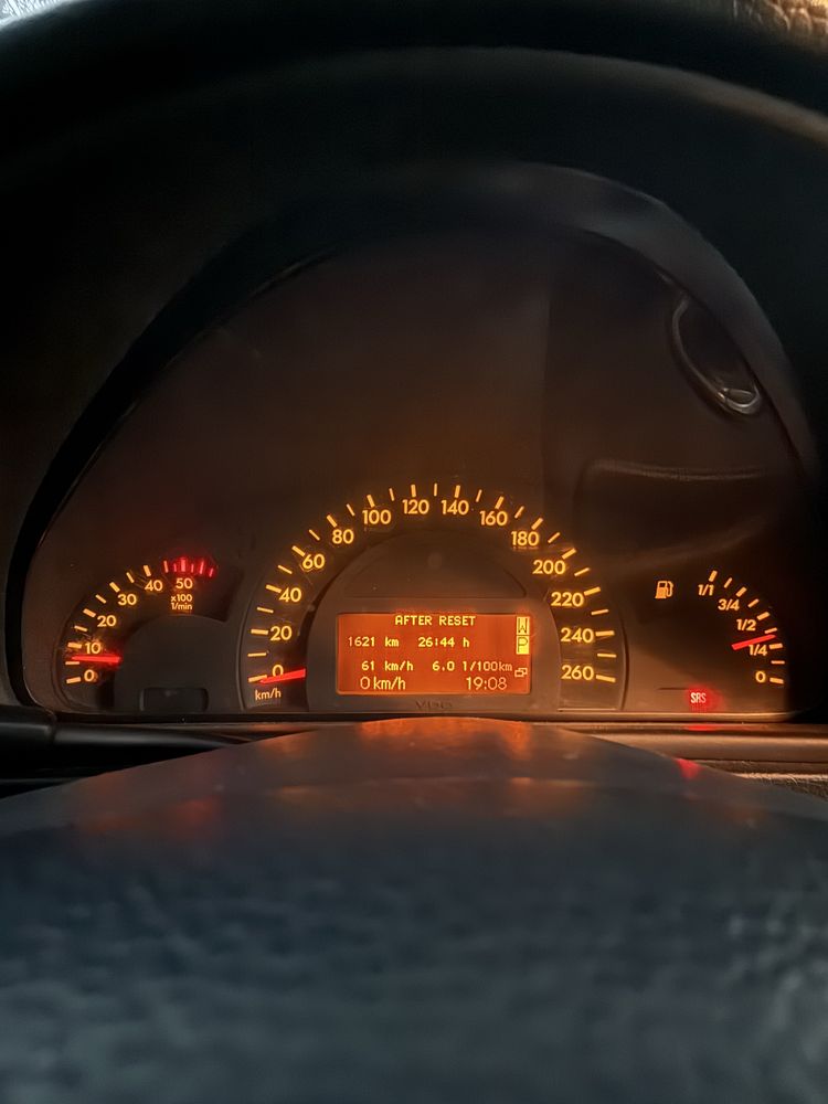 Мерседес w203 c220 2001 рік
