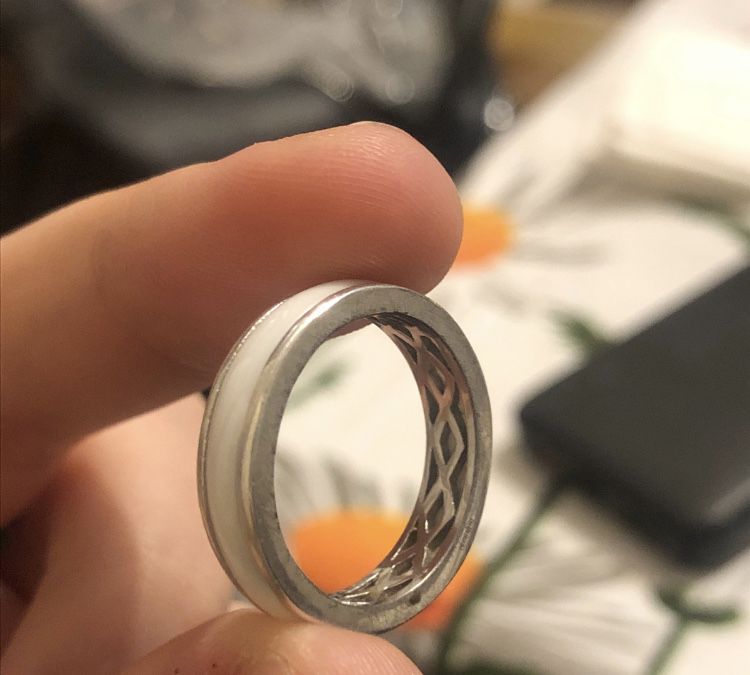 серебренное кольцо (белая керамика)