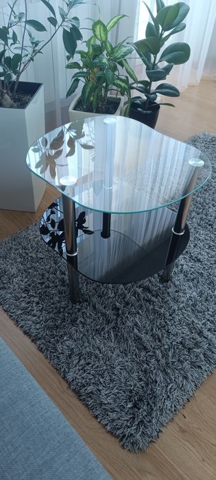 Mały stolik szklany