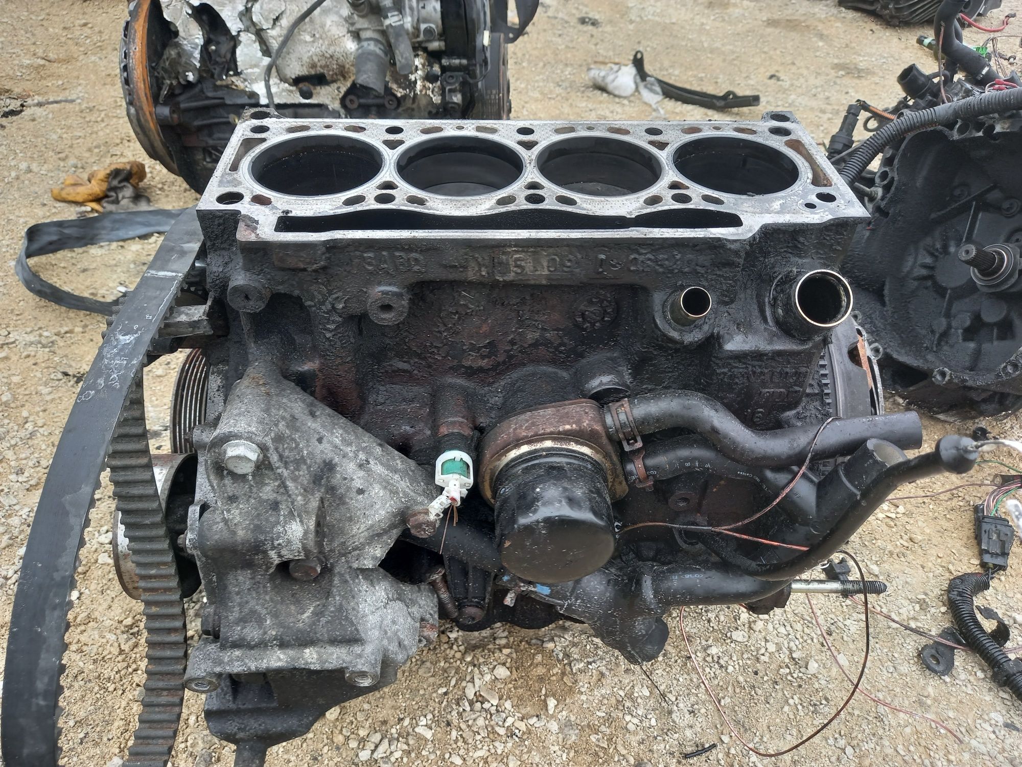 Блок рено 1.9 пеньок кенго 1.9 f8t головка кенго F8T