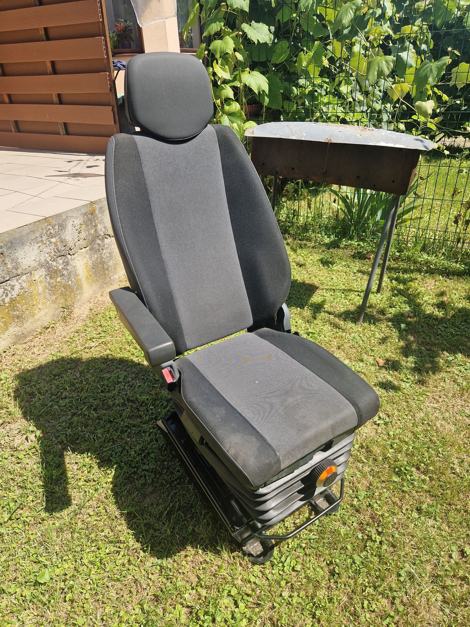 Водійське сидіння Renault Master Pilot
