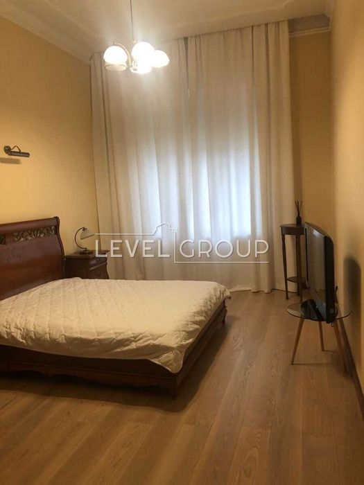 Трикімнатна квартира в центрі на вул. Гоголівська 2а, Університет