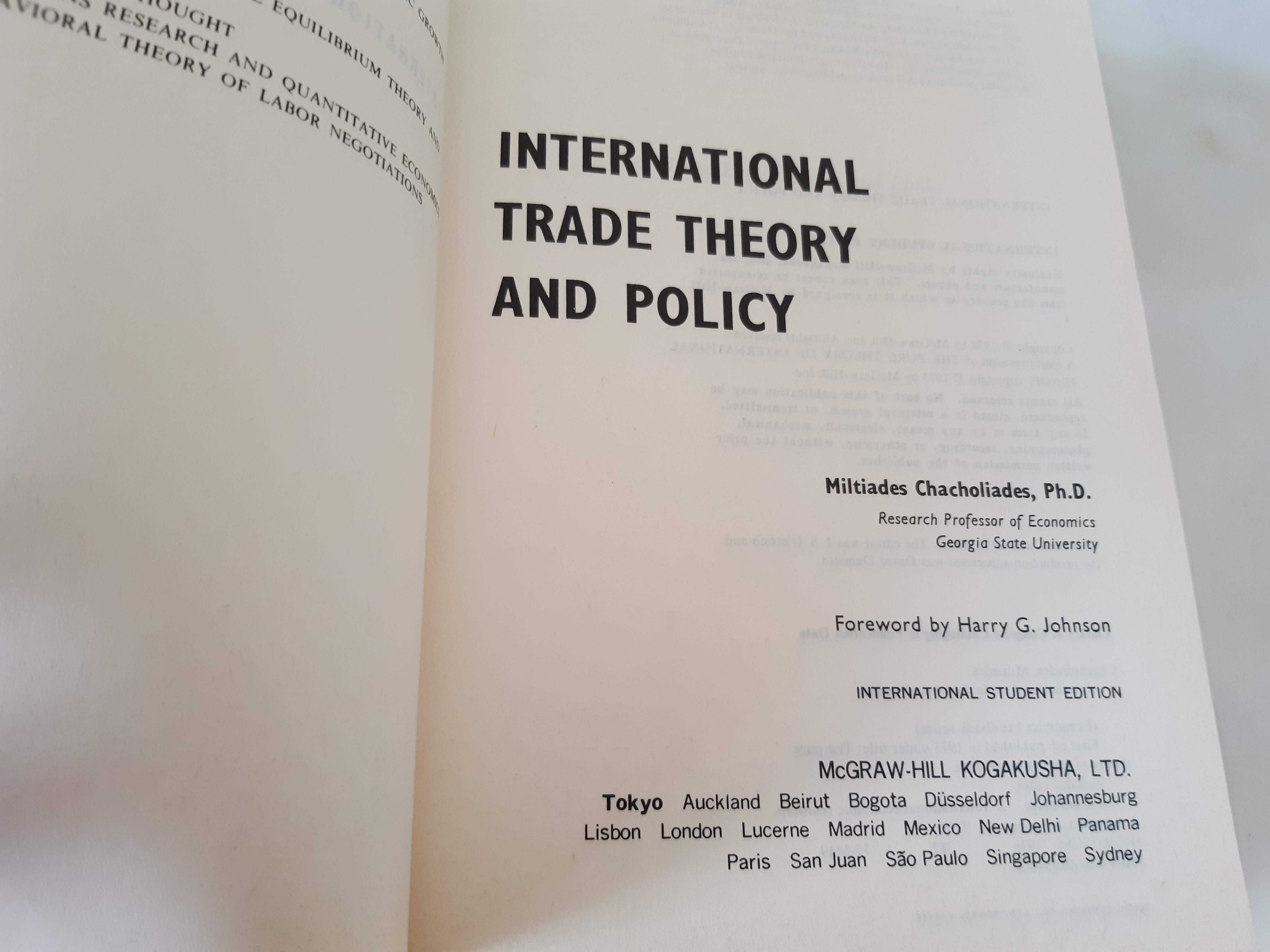 Livro "International Trade Theory and Policy", c/novo