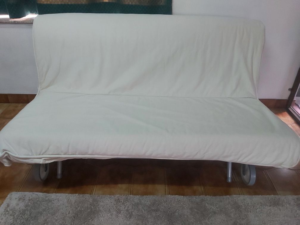 Sofá cama branco do ikea