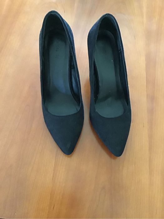 Sapatos pretos 37