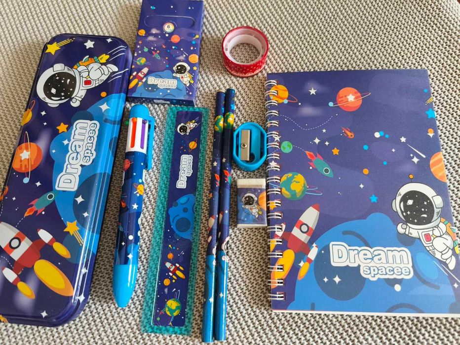 Kosmos zestaw do szkoły kreatywny piórnik metalowy przybory szkolne