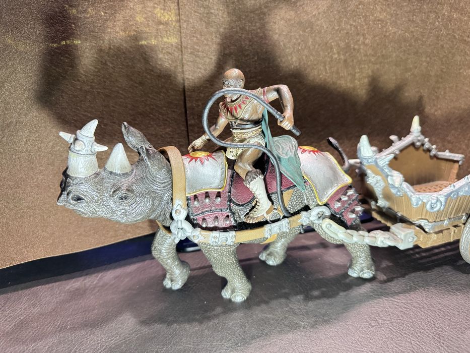Schleich 70083 – Гладіатор-воїн з бойовим носорогом і колісницею