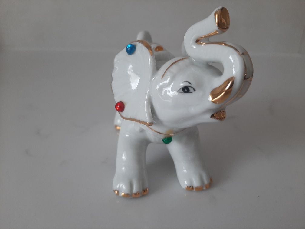 Słoń z porcelany
