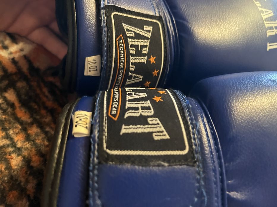 Боксерские перчатки 10 унций