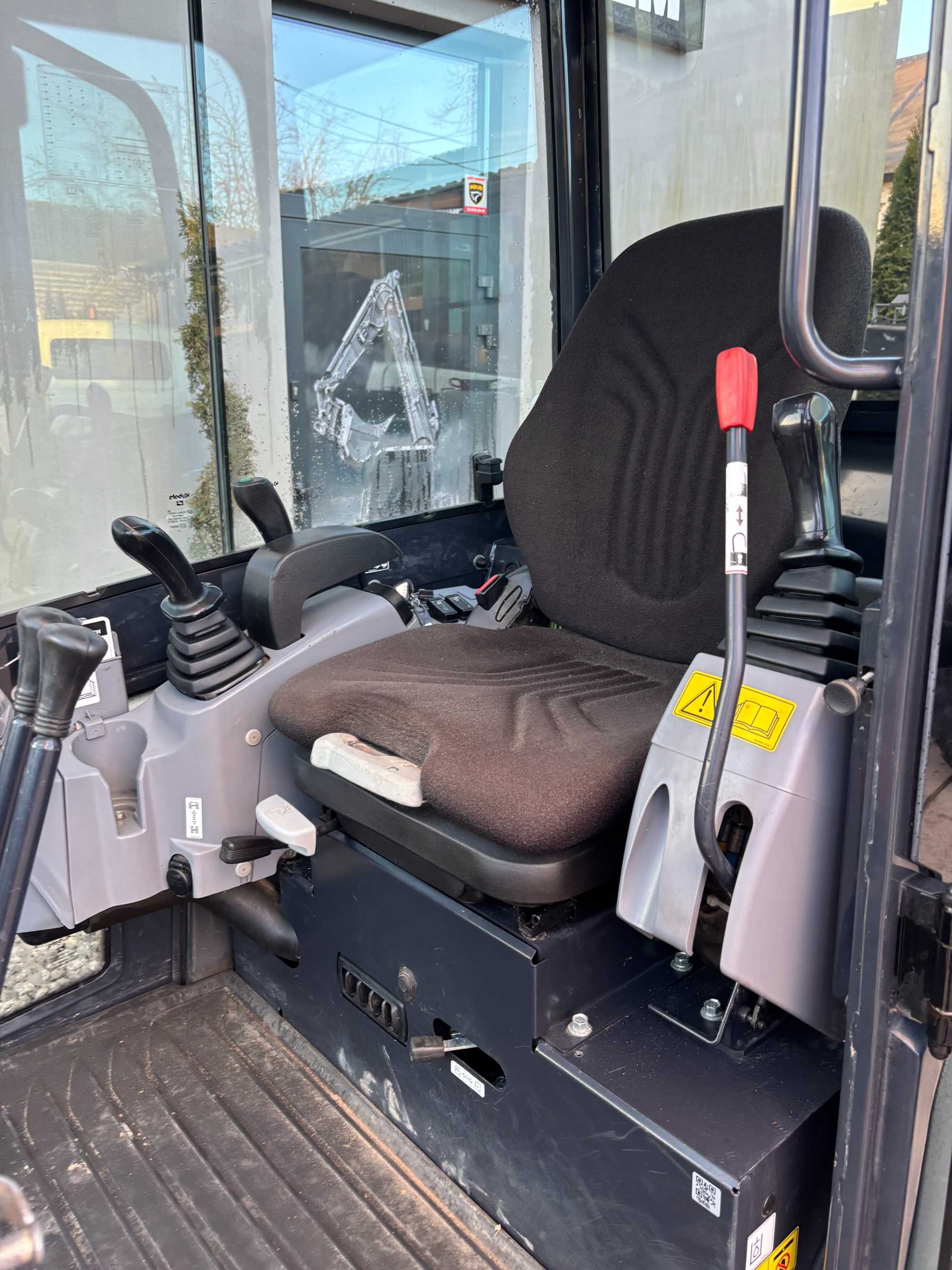 Minikoparka Kubota KX018-4 z 2021r szybkozłącze skarpowa uchylna sprow