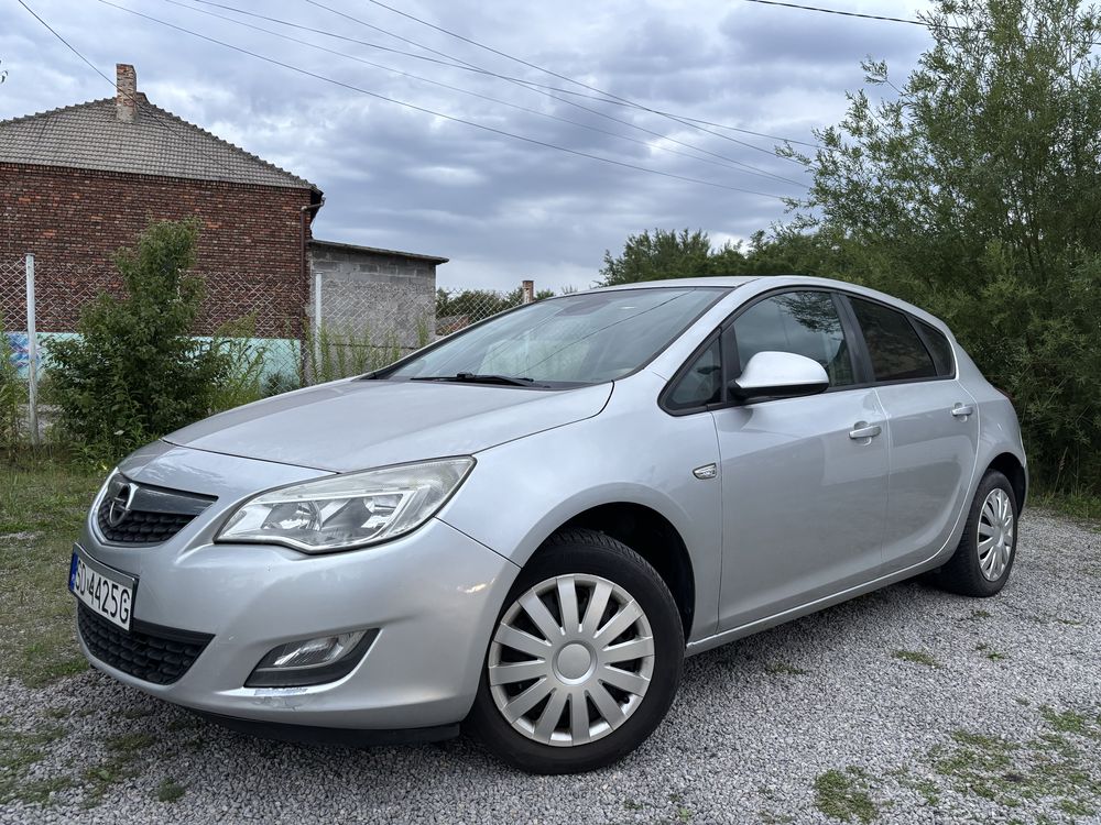 OPEL ASTRA J 1.7 CDTI 110KM 2010r Navi Pakiet Zimowy NISKIE SPALANIE
