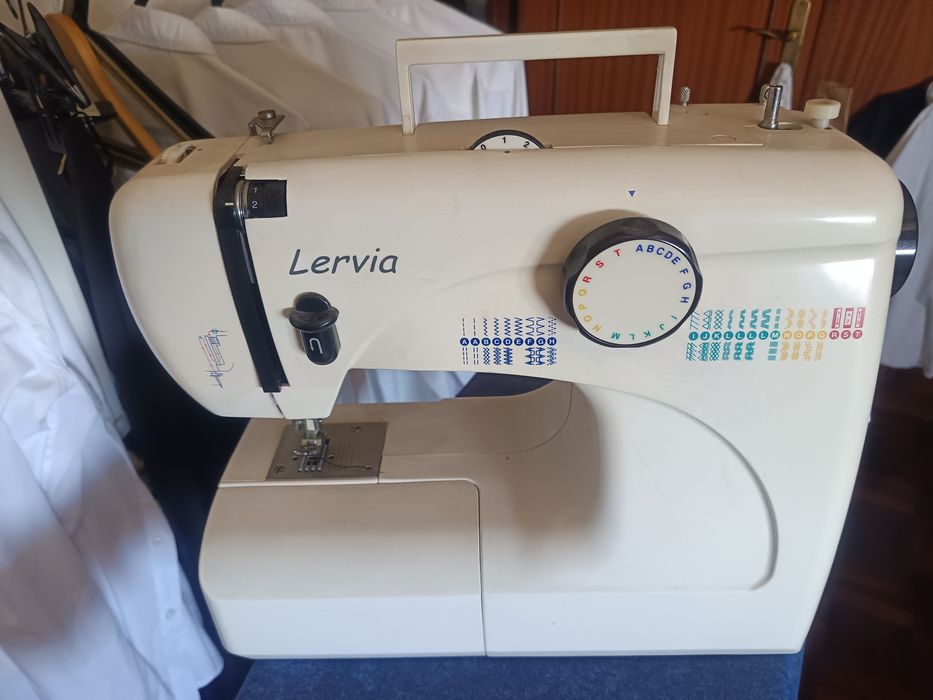 Máquina costura Singer