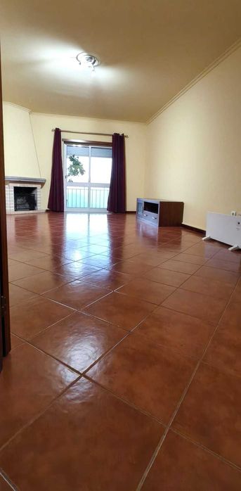 Arrenda-se T2 com Garagem Privada em Castro Daire | 550€