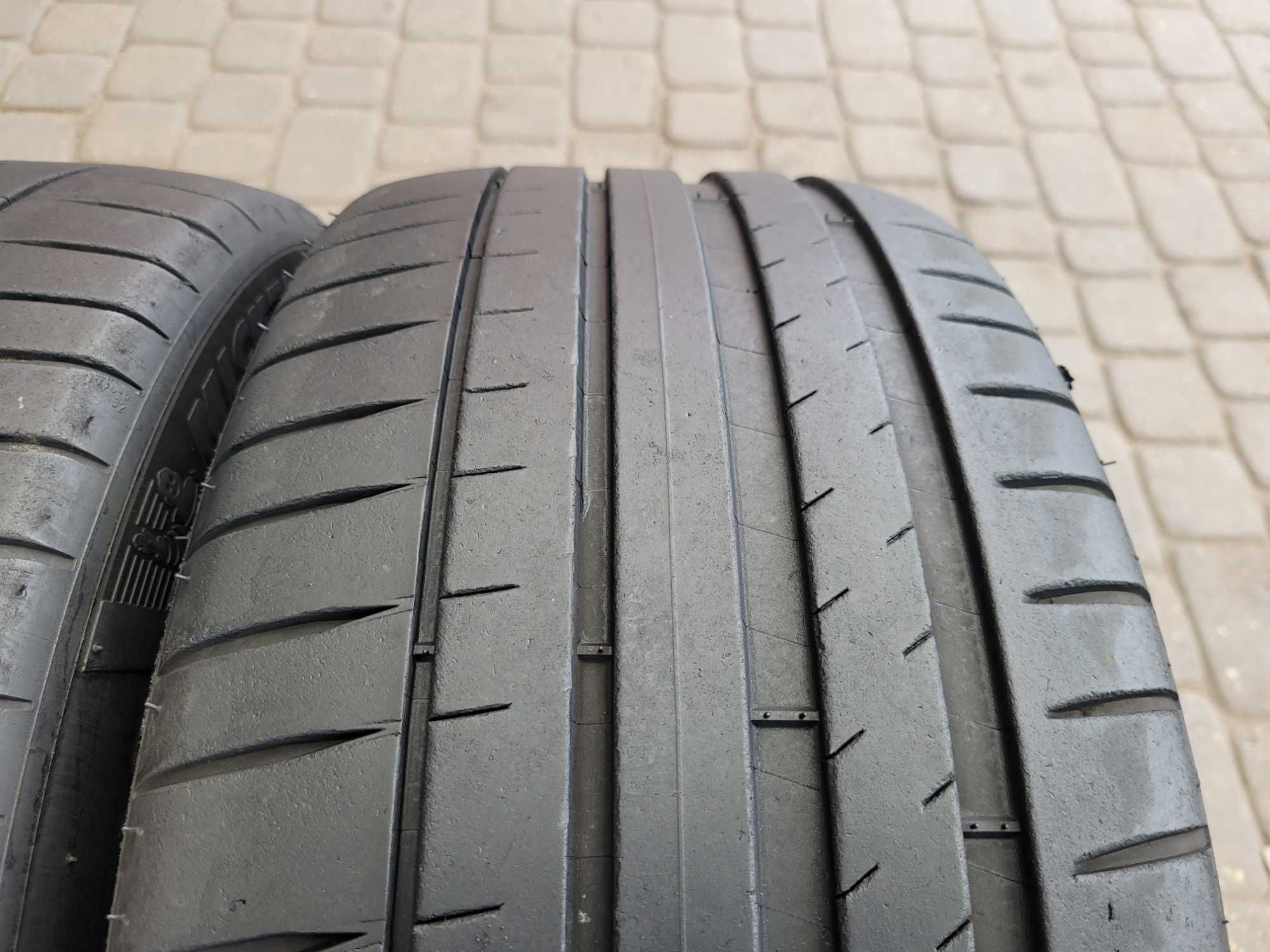 245 / 40  R  18  Michelin